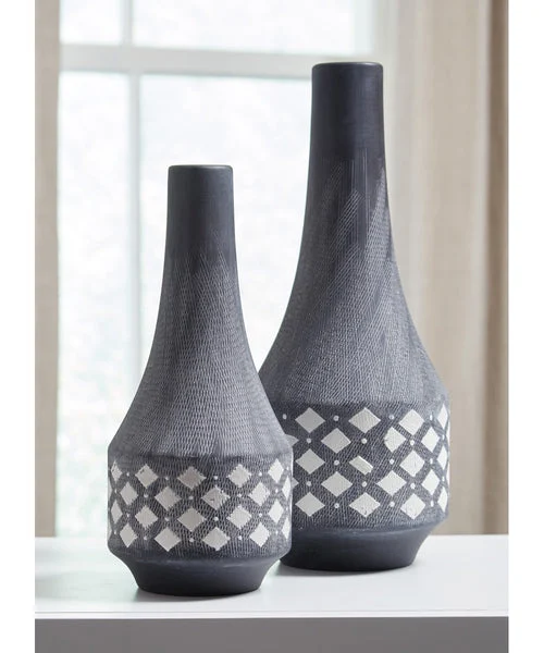 Signature design by ashley Dornitilla Vase Set of 2 Black/White